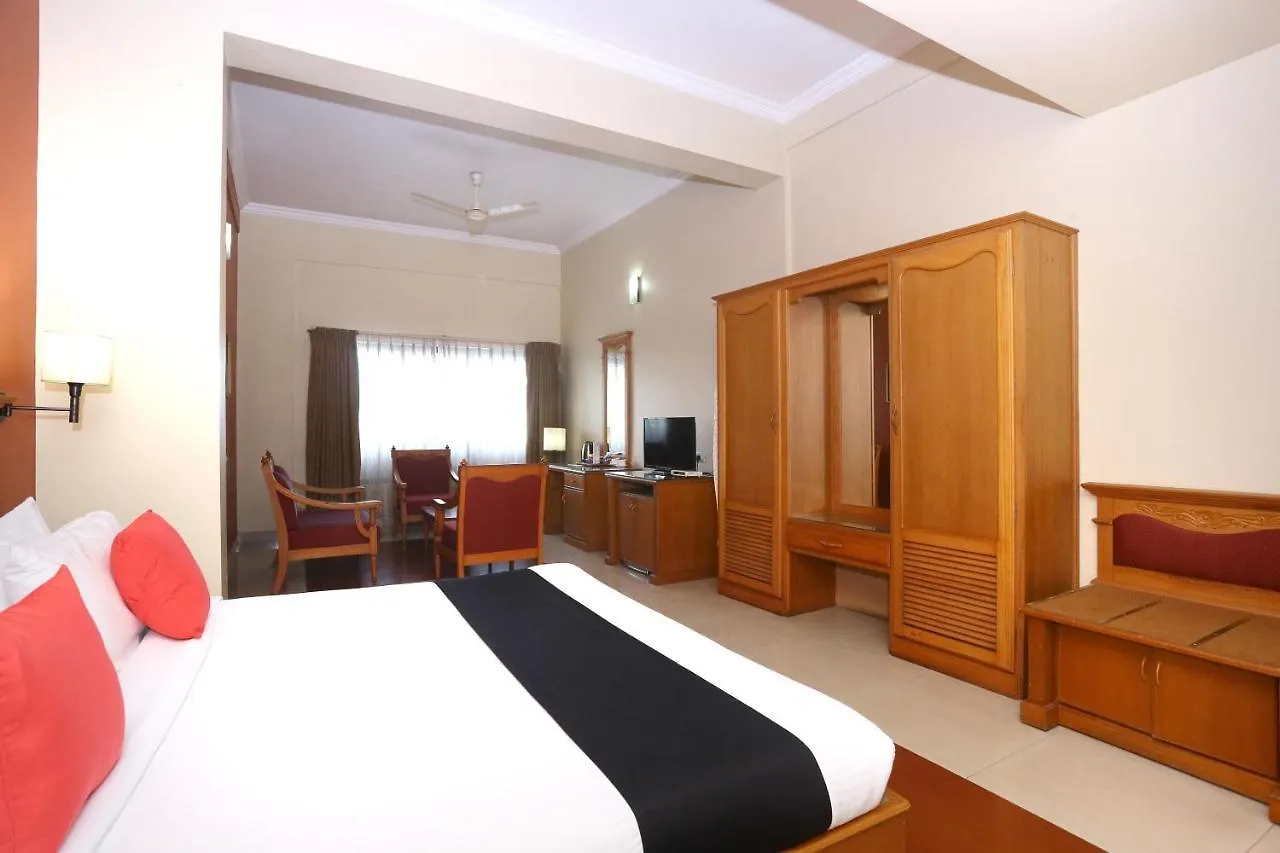 ***  Capital O 45944 Club 7 Hotel Tiruvalla India
