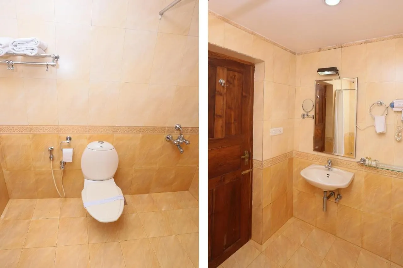 ***  Capital O 45944 Club 7 Hotel Tiruvalla India
